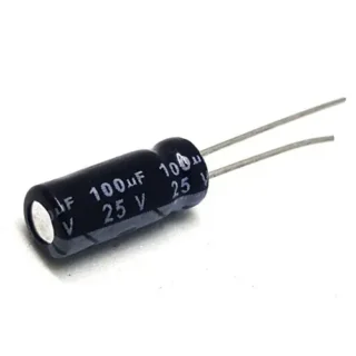 Capacitor Electrolítico De Aluminio 100uF 25V 6.3x7 mm